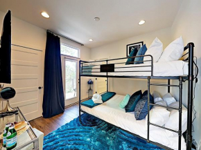 2 6 Miles to DOWNTOWN End Unit FREE PARKING